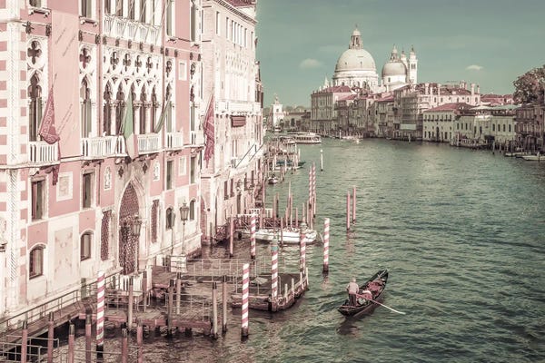 Black & White Cityscapes: Venice Canal Grande & Santa Maria Della Salute | Urban Vintage Style by Melanie Viola