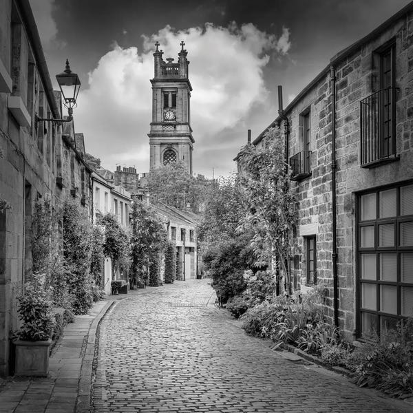 Scotland: Edinburgh Circus Lane - Monochrome by Melanie Viola