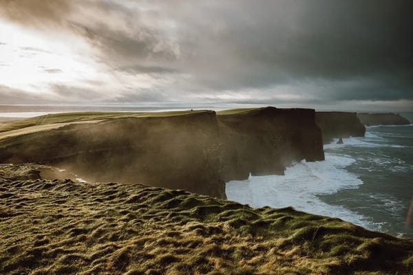 Cliffs Of Moher: Cliffs Of Moher by Melissa Findley