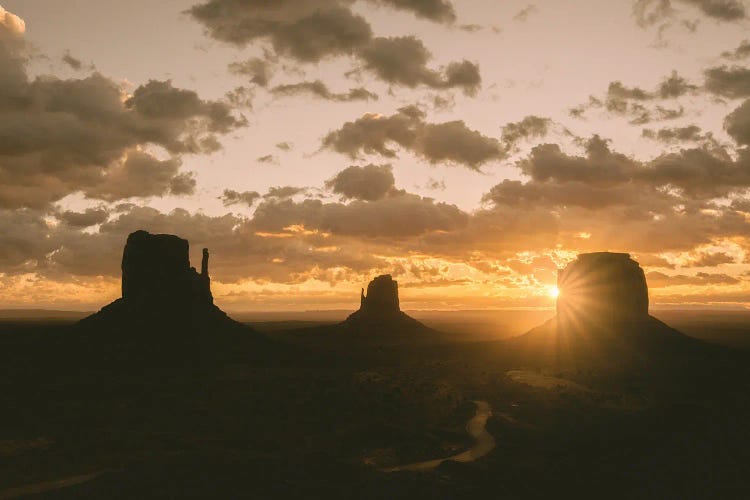 Monument Valley - Desert Sunset