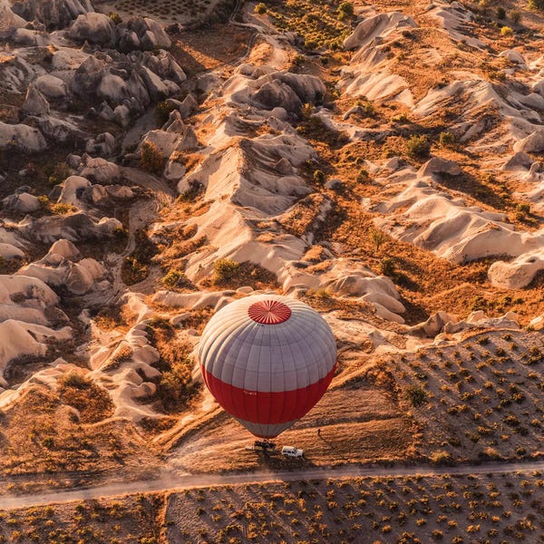 Hot Air Balloons: Landing by Hobopeeba