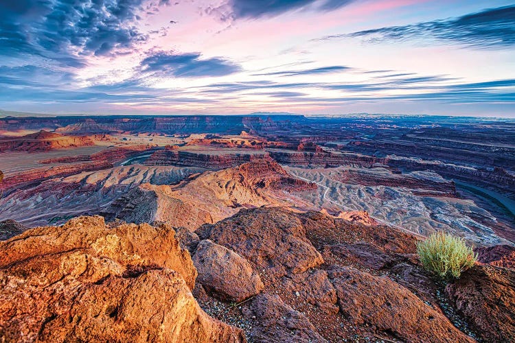 Deadhorse Point State Park In Utah Overlooking The Colorado River