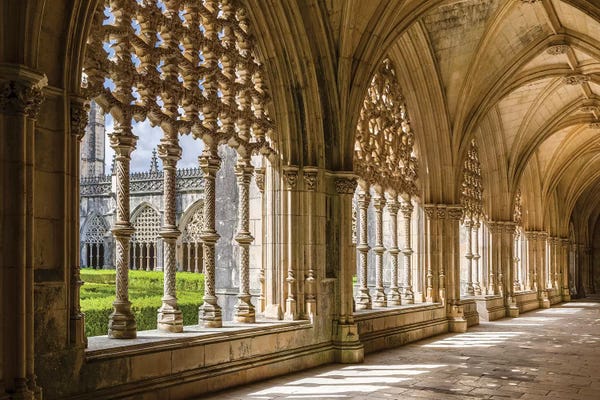 Columns: Claustro Real, the royal cloister. Monastery of Batalha, Mosteiro de Santa Maria da Vitoria by Martin Zwick