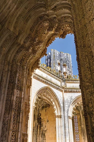 Arches: The Unfinished Chapels, Capelas Imperfeitas, in typical Manueline style. Lisboa, Portugal.  by Martin Zwick