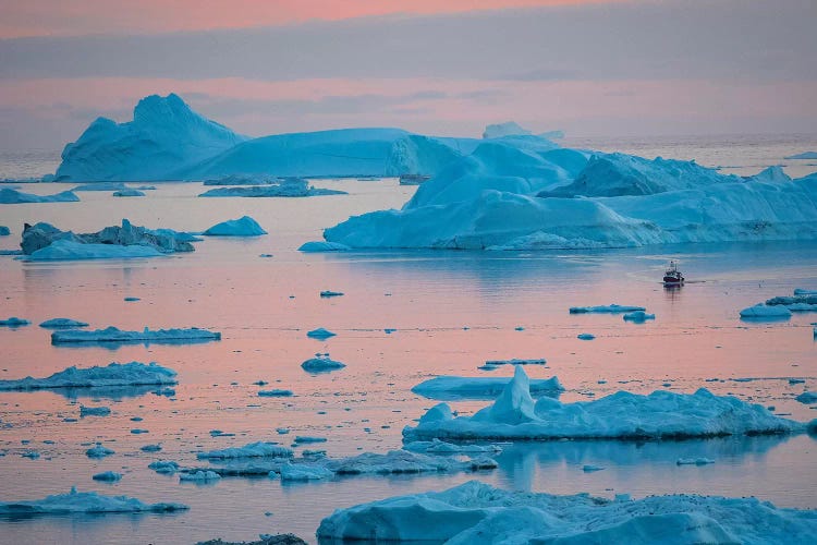 Boat at Ilulissat Icefjord, UNESCO, Ilulissat Kangerlua at Disko Bay. Greenland 