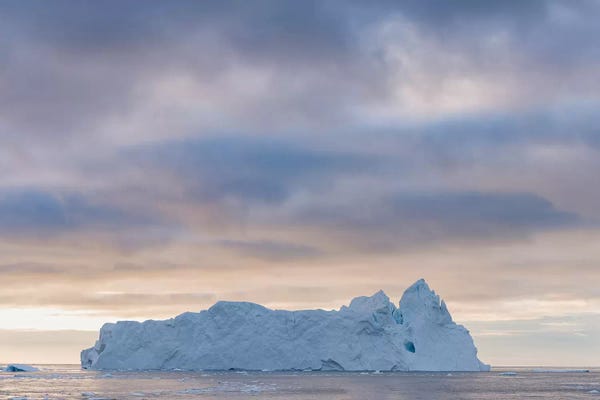 Martin Zwick: Ilulissat Icefjord also called kangia or Ilulissat Kangerlua at Disko Bay.  by Martin Zwick
