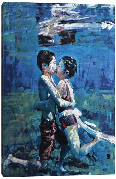 Kissing Underwater V Canvas Art Print - Marco Ortolan