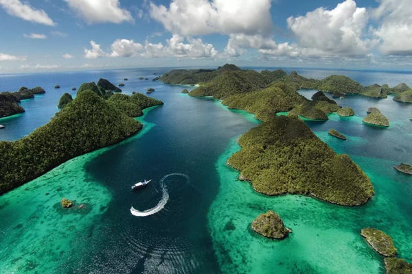 Islands: Green Paradise by Marcel Rebro