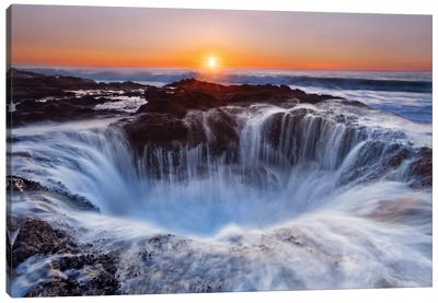 Thor's Well, Cape Perpetua, Siuslaw National Forest, Lincoln County, Oregon, USA Canvas Art Print - Waterfall Art