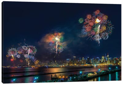 Celebration Of Independence Day In NYC Canvas Art Print - Fireworks