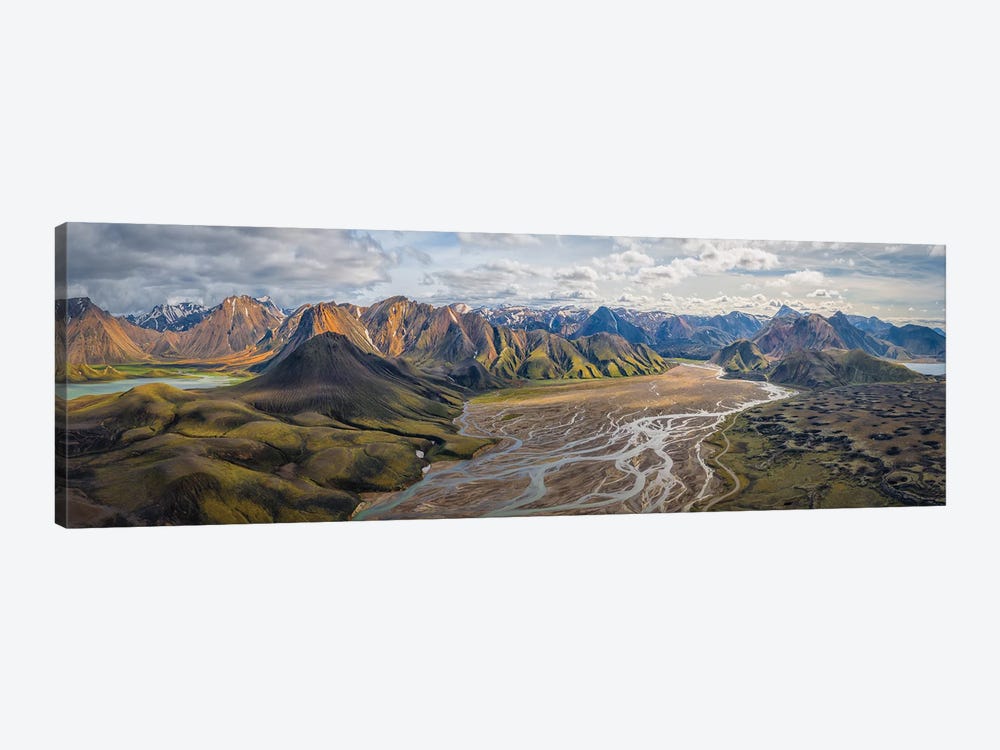 Iceland: Fjallabaksleianyrari by Michael Zheng 1-piece Canvas Art Print