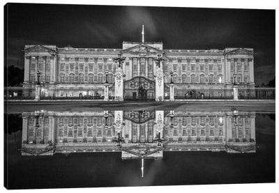 Buckingham Reflection Canvas Art Print - Buckingham Palace