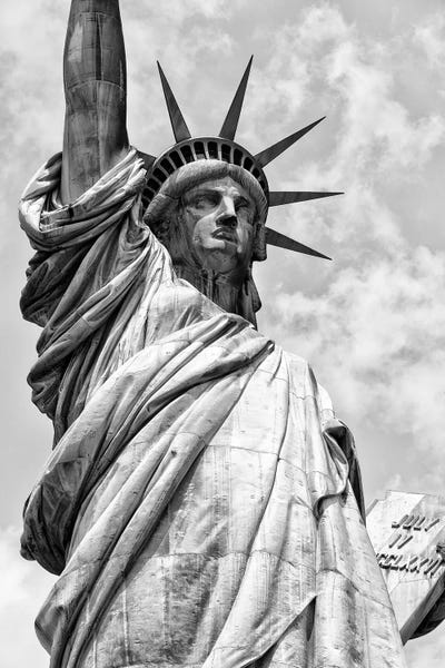 Black Manhattan: Statue Of Liberty by Philippe Hugonnard