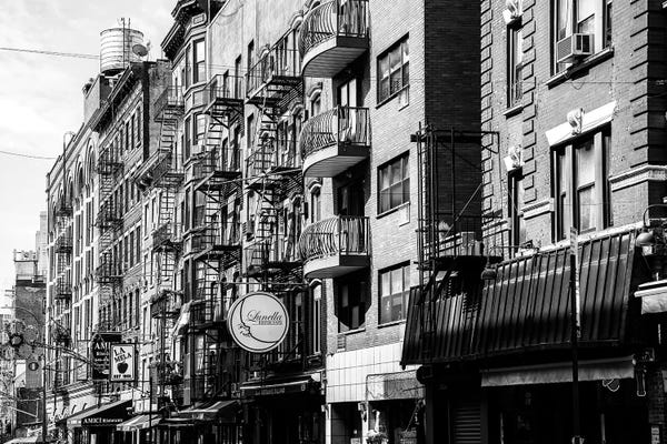 Black Manhattan: Old Buildings by Philippe Hugonnard