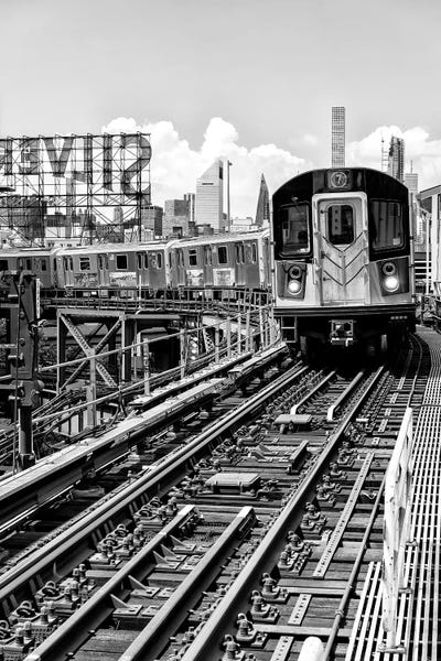 Queens: Line 7 Queens by Philippe Hugonnard