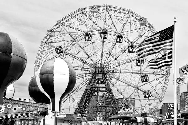 Ferris Wheels: Wonder Wheel Coney Island by Philippe Hugonnard