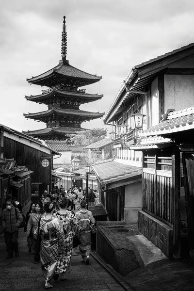 Japanese Culture: Kyoto Sanneizaka Street by Philippe Hugonnard
