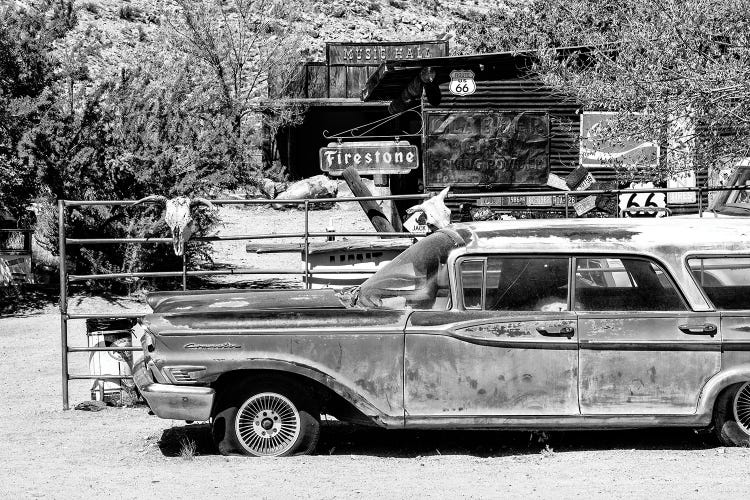 Black Arizona Series - Route 66 Old Car