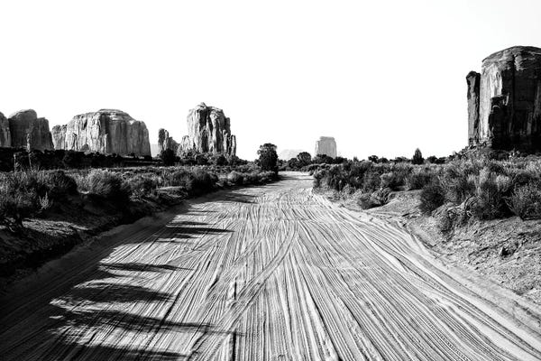 Arizona: Black Arizona Series - Follow The Road by Philippe Hugonnard