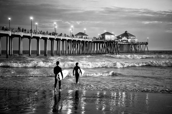 Huntington Beach: Huntington Beach Surf City by Philippe Hugonnard