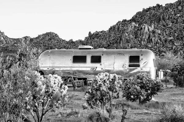 California: Black California Series - Airstream Life by Philippe Hugonnard