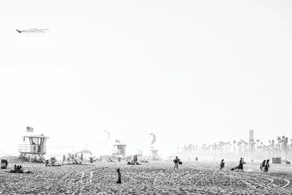 Huntington Beach: Huntington Beach by Philippe Hugonnard