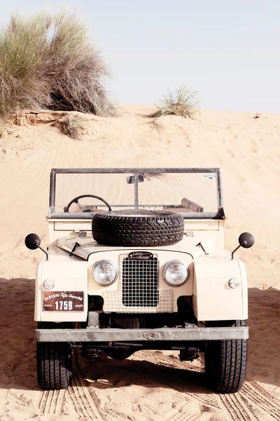 United Arab Emirates: Dubai UAE - Land Rover Desert by Philippe Hugonnard