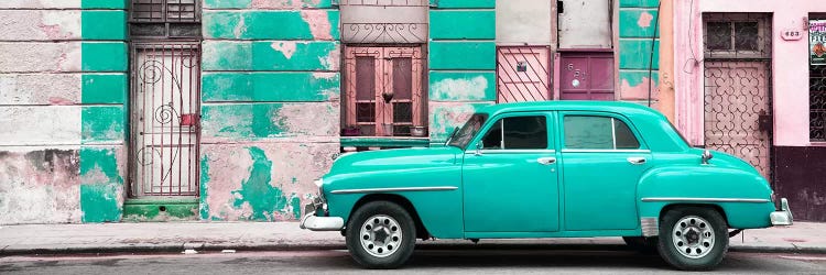 Turquoise Vintage American Car in Havana