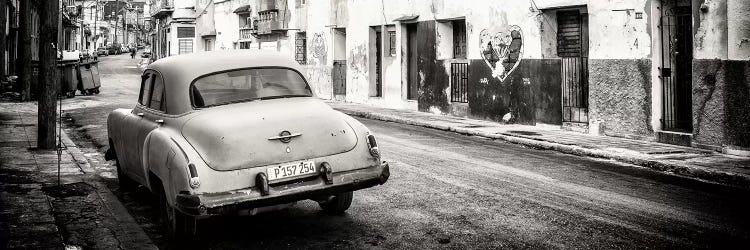 Classic Car in Havana in B&W