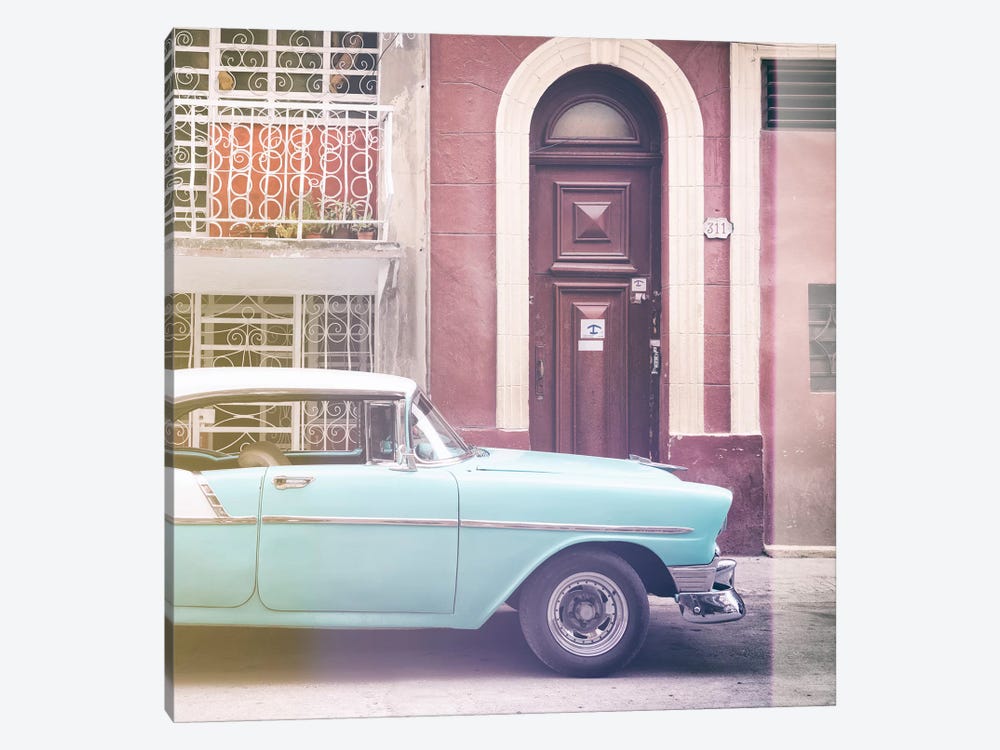 Classic Car in Havana 1-piece Canvas Artwork