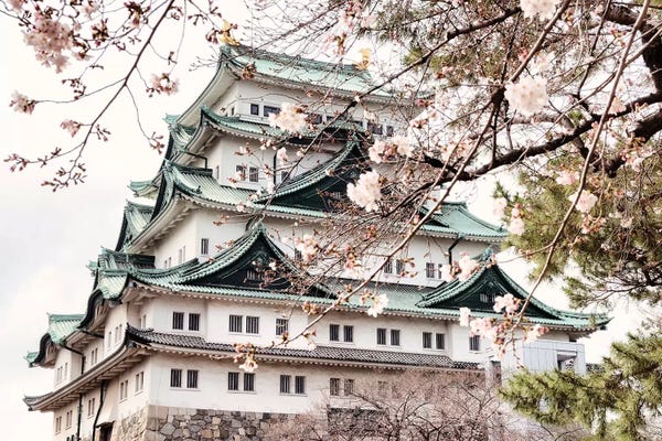 Japanese Culture: The Nagoya Castle by Philippe Hugonnard