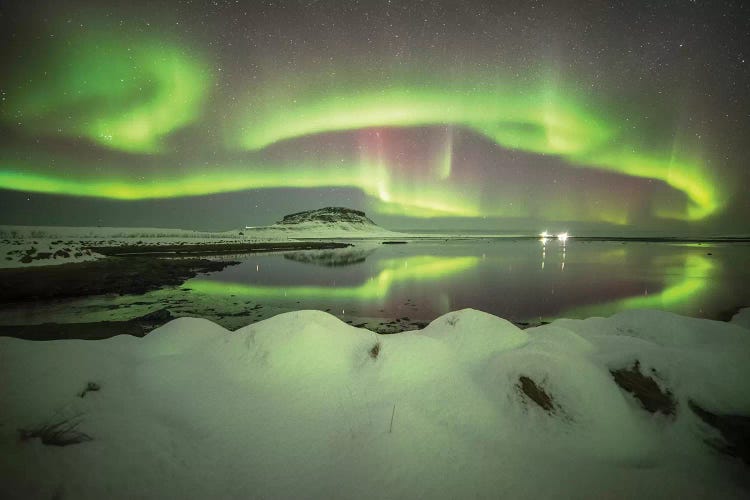 Kirkjufell Aurora In Iceland