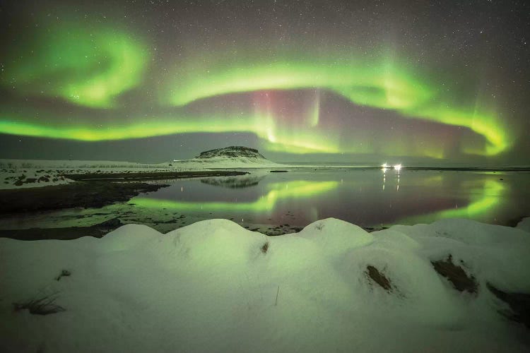 Kirkjufell Aurora In Iceland