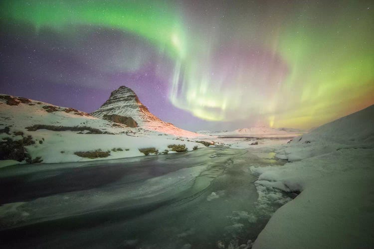 Kirkjufell Curves Iceland