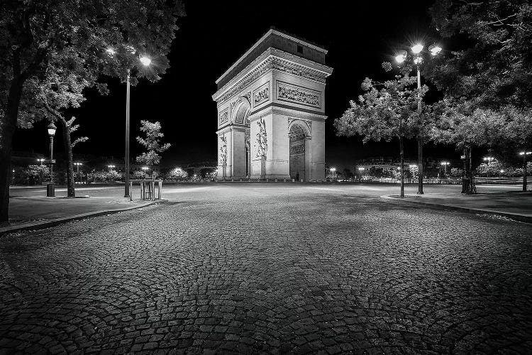 Paris, Arc De Triomphe In Black And White