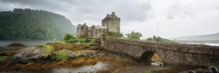 Eilean Donan Castle, Dornie Panoramic Highland Region, Scotland, UK