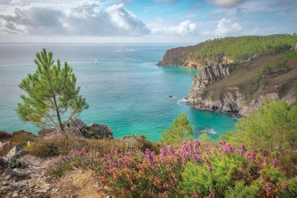 Brittany: La Presqu'Île De Crozon En Bretagne by Philippe Manguin