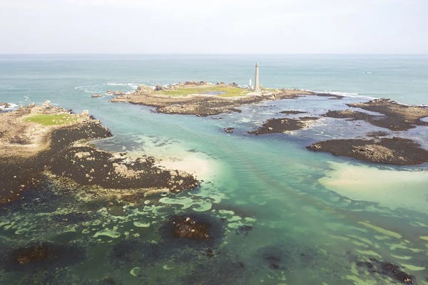Brittany: Paradise Islands In Brittany by Philippe Manguin