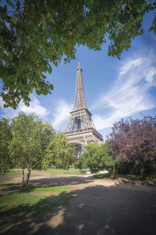 Eiffel Tower Green Garden