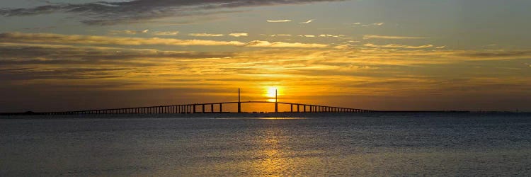 Sunrise over Sunshine Skyway Bridge, Tampa Bay, Florida, USA