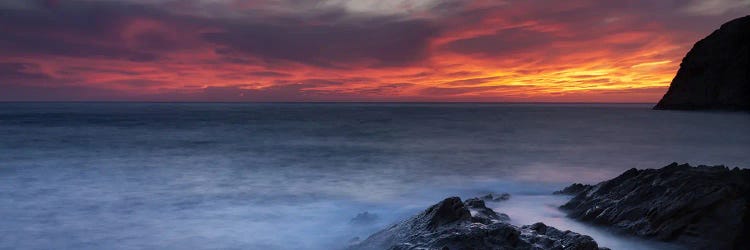 Coast at sunset, L'ile-Rousse, Haute-Corse, Corsica, France