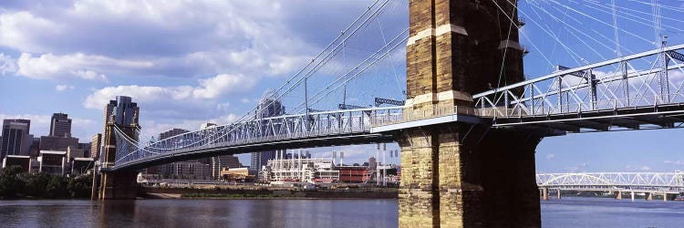 John A. Roebling Suspension Bridge across the Ohio River, Cincinnati, Hamilton County, Ohio, USA