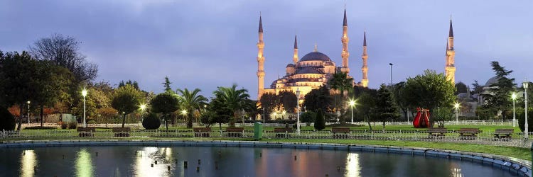 Mosque lit up at dusk, Blue Mosque, Istanbul, Turkey