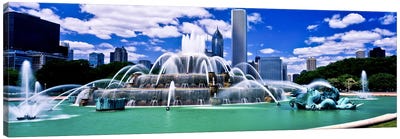 Buckingham Fountain in Grant Park, Chicago, Cook County, Illinois, USA Canvas Art Print - Welcome Home, Chicago