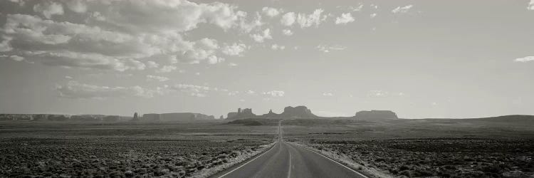 Long Road, Monument Valley, Utah, USA