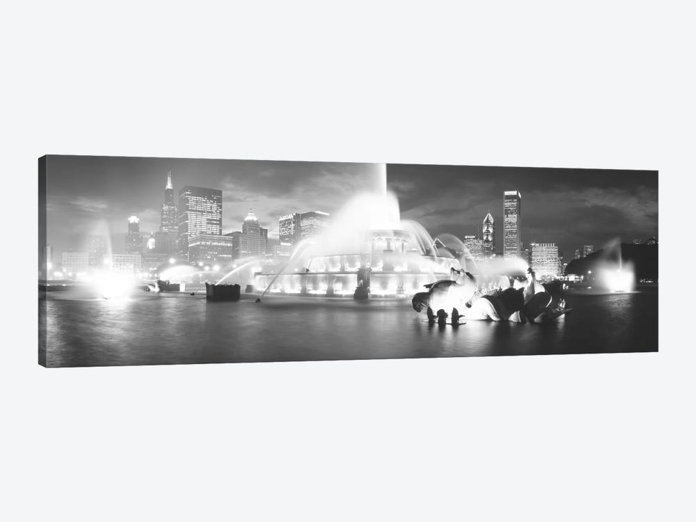 Evening In B&W, Buckingham Fountain, Chicago, Illinois, USA by Panoramic Images 1-piece Canvas Art Print