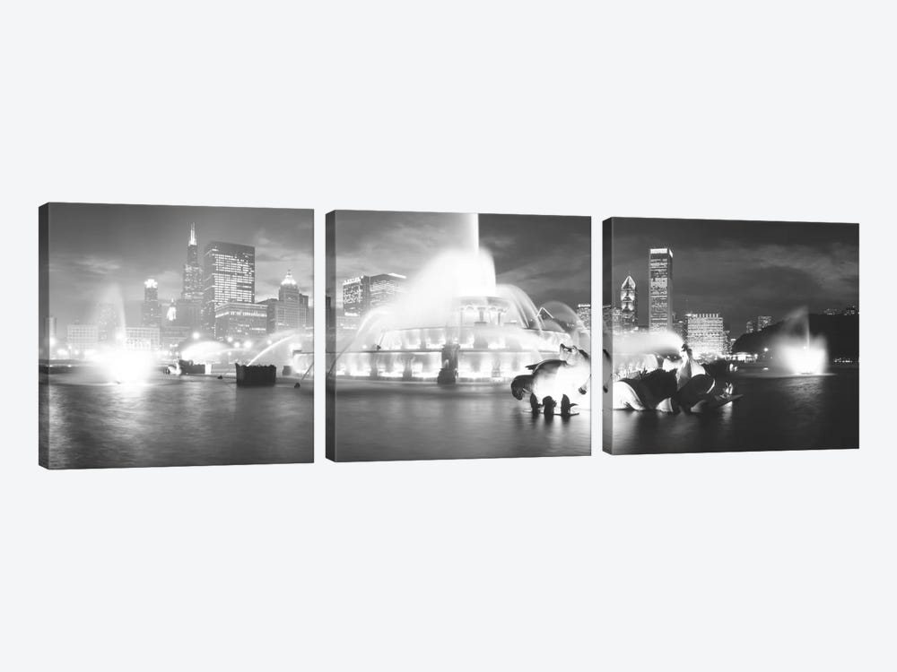 Evening In B&W, Buckingham Fountain, Chicago, Illinois, USA by Panoramic Images 3-piece Canvas Print