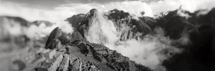 Ruins of buildings at an archaeological site, Inca Ruins, Machu Picchu, Cusco Region, Peru