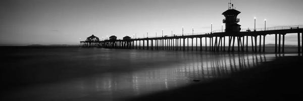 Huntington Beach: Pier in the sea, Huntington Beach Pier, Huntington Beach, Orange County, California, USA by Panoramic Images