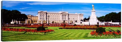 Buckingham Palace, City Of Westminster, London, England, United Kingdom Canvas Art Print - Castle & Palace Art